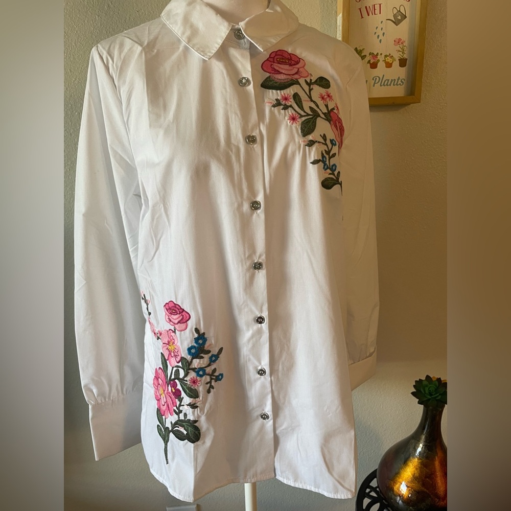 Miss Lily Women’s Button Down Embroidered Roses Long Sleeve Ring Closure -SZ M